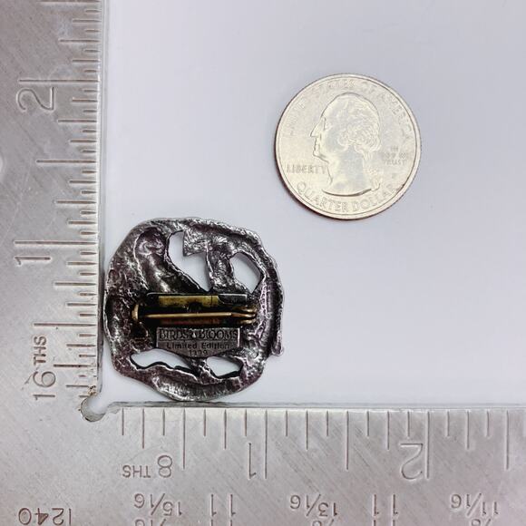 Vintage 1999 Birds & Blooms Pewter Cardinal Figural Leaf Bird Brooch Pin - Picture 7 of 7